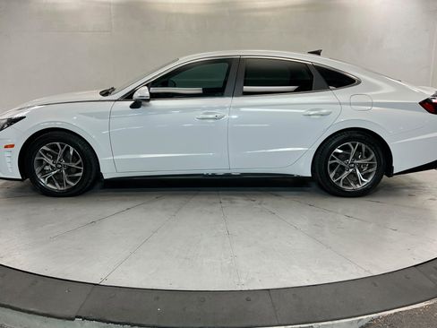 Used 2023 Hyundai Sonata SEL FWD image 2