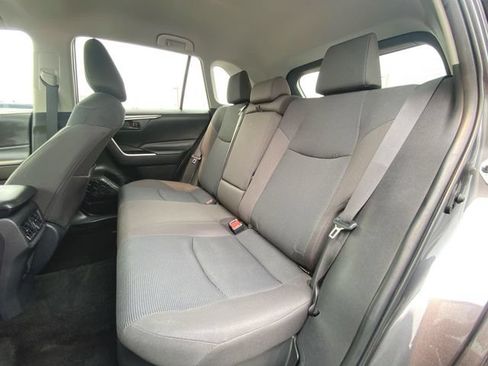 Used 2025 Toyota RAV4 LE AWD/4WD image 22