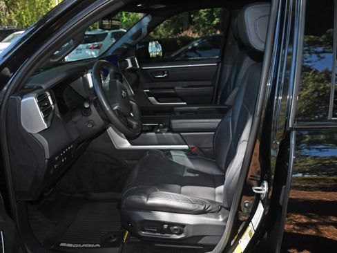 Certified 2025 Toyota Sequoia Platinum AWD/4WD image 8