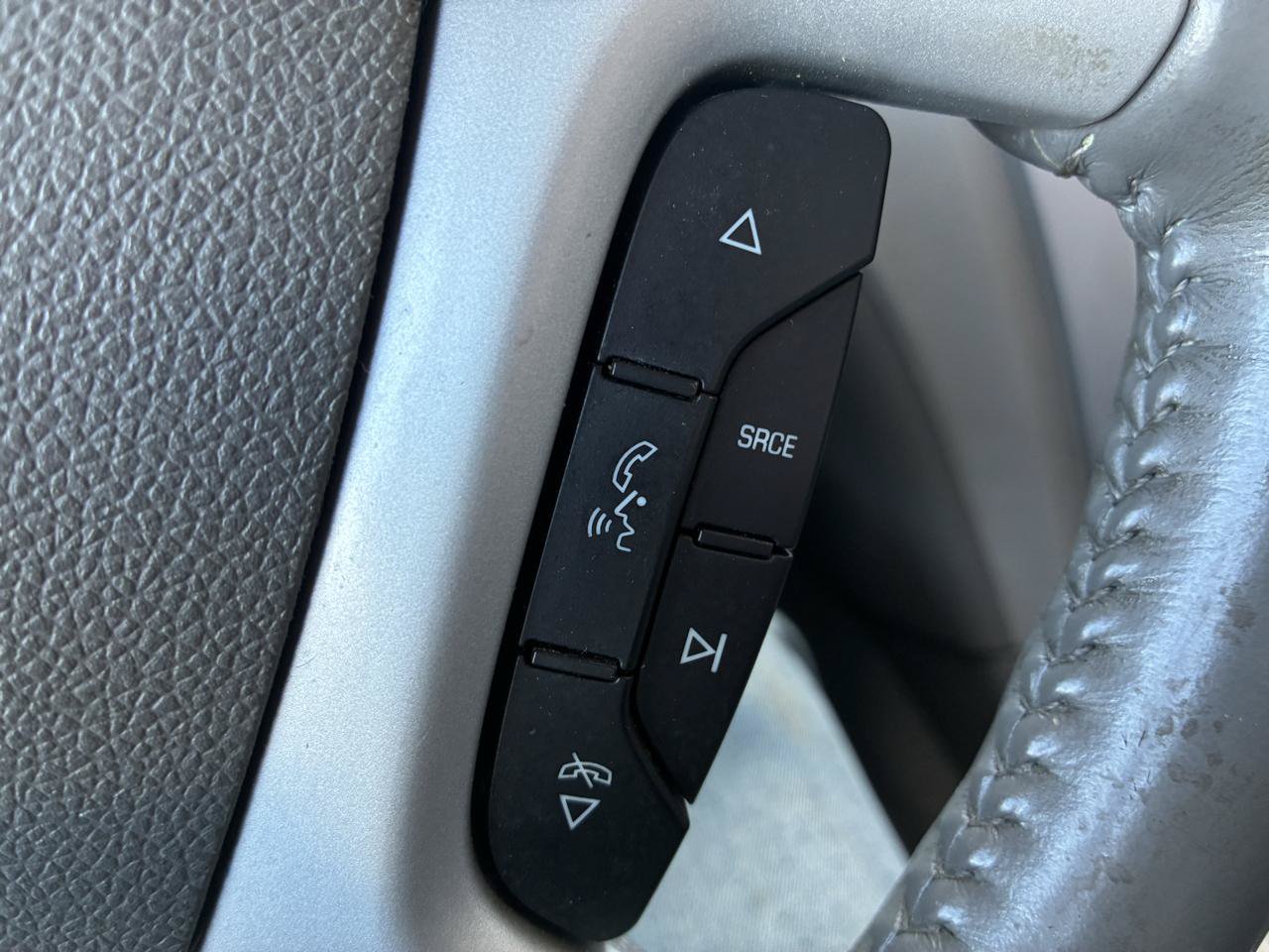 Used 2012 Chevrolet Traverse LS FWD image 18