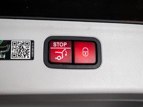 Certified 2023 Mercedes-Benz EQS 580 4MATIC SUV image 32