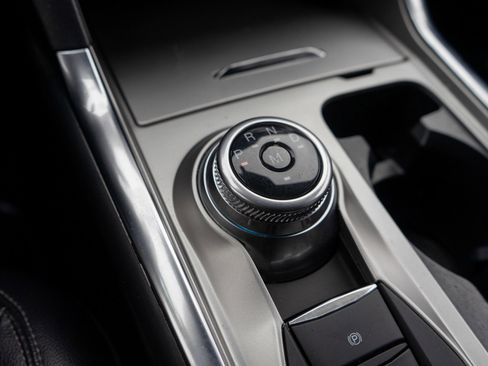 Used 2020 Ford Explorer XLT w/ Equipment Group 202A image 21