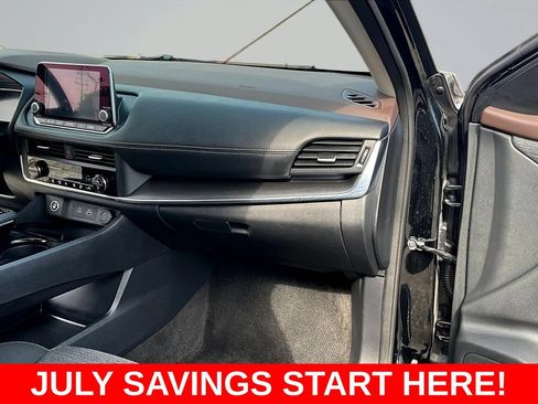 Used 2023 Nissan Rogue SV FWD image 34