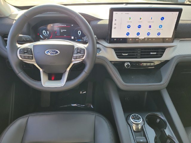 Used 2026 Ford Explorer Active w/ Active Comfort Package RWD image 4