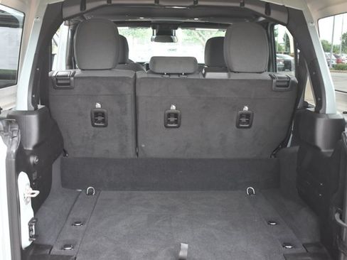 Used 2024 Jeep Wrangler Unlimited w/ Convenience Group AWD/4WD image 17
