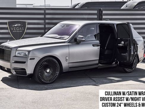Used 2020 Rolls-Royce Cullinan AWD/4WD image 1