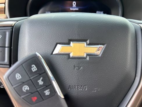 Used 2023 Chevrolet Suburban High Country AWD/4WD image 14