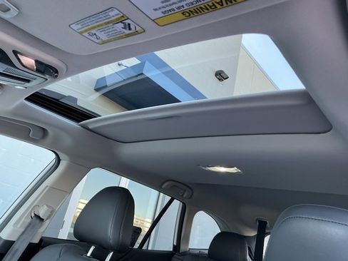 Used 2021 Subaru Outback Limited image 15