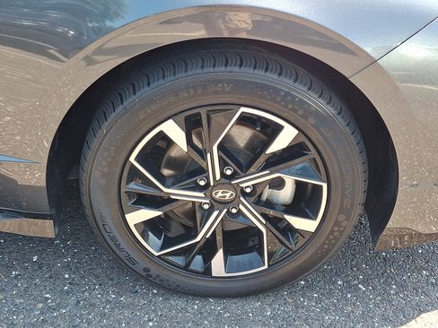 Used 2025 Hyundai Sonata SEL FWD image 9