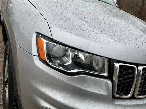 Used 2020 Jeep Grand Cherokee Limited AWD/4WD image 32