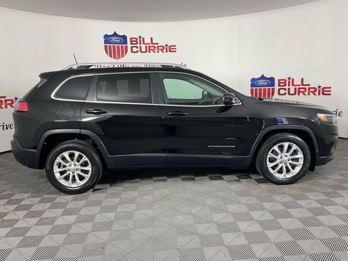 Used 2019 Jeep Cherokee Latitude w/ Popular Appearance Group image 2