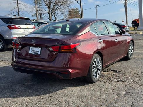 Used 2023 Nissan Altima 2.5 SV image 3