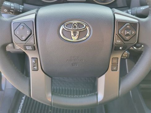 Used 2020 Toyota Tacoma TRD Sport image 17