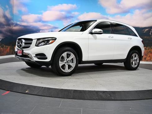 Used 2018 Mercedes-Benz GLC 300 4MATIC image 3