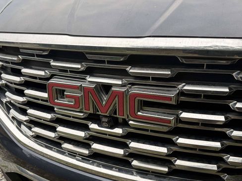 Used 2019 GMC Terrain Denali w/ Advanced Safety Package FWD image 5
