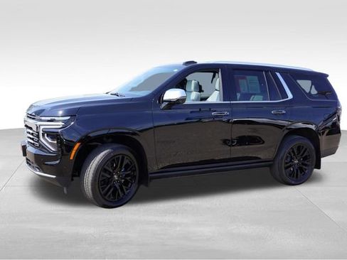 Used 2025 Chevrolet Tahoe Premier AWD/4WD image 10