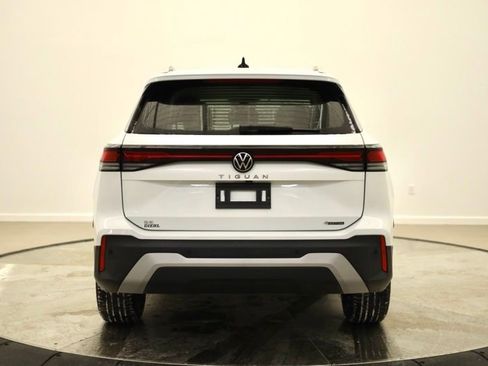 New 2026 Volkswagen Tiguan SE AWD/4WD image 4