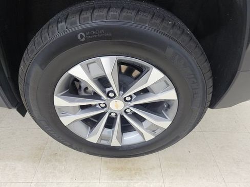 Used 2025 Chevrolet Equinox LT AWD/4WD image 22