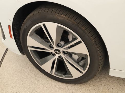 New 2025 Audi A6 e-tron Premium image 29