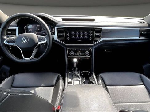 Used 2023 Volkswagen Atlas SE w/ Panoramic Sunroof Package FWD image 10