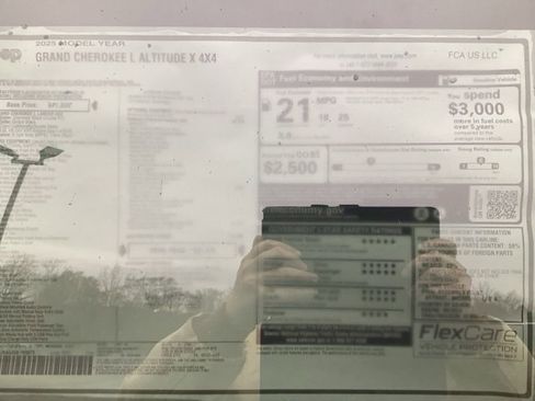 New 2025 Jeep Grand Cherokee L Altitude image 13