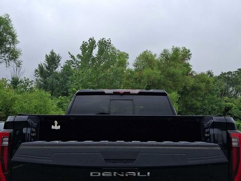 Used 2024 GMC Sierra 2500 Denali AWD/4WD image 28