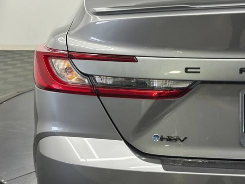 Used 2025 Toyota Camry SE w/ Convenience Package FWD image 13