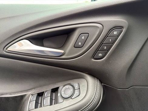 Used 2023 Buick Encore GX Essence w/ Experience Buick Package AWD/4WD image 19