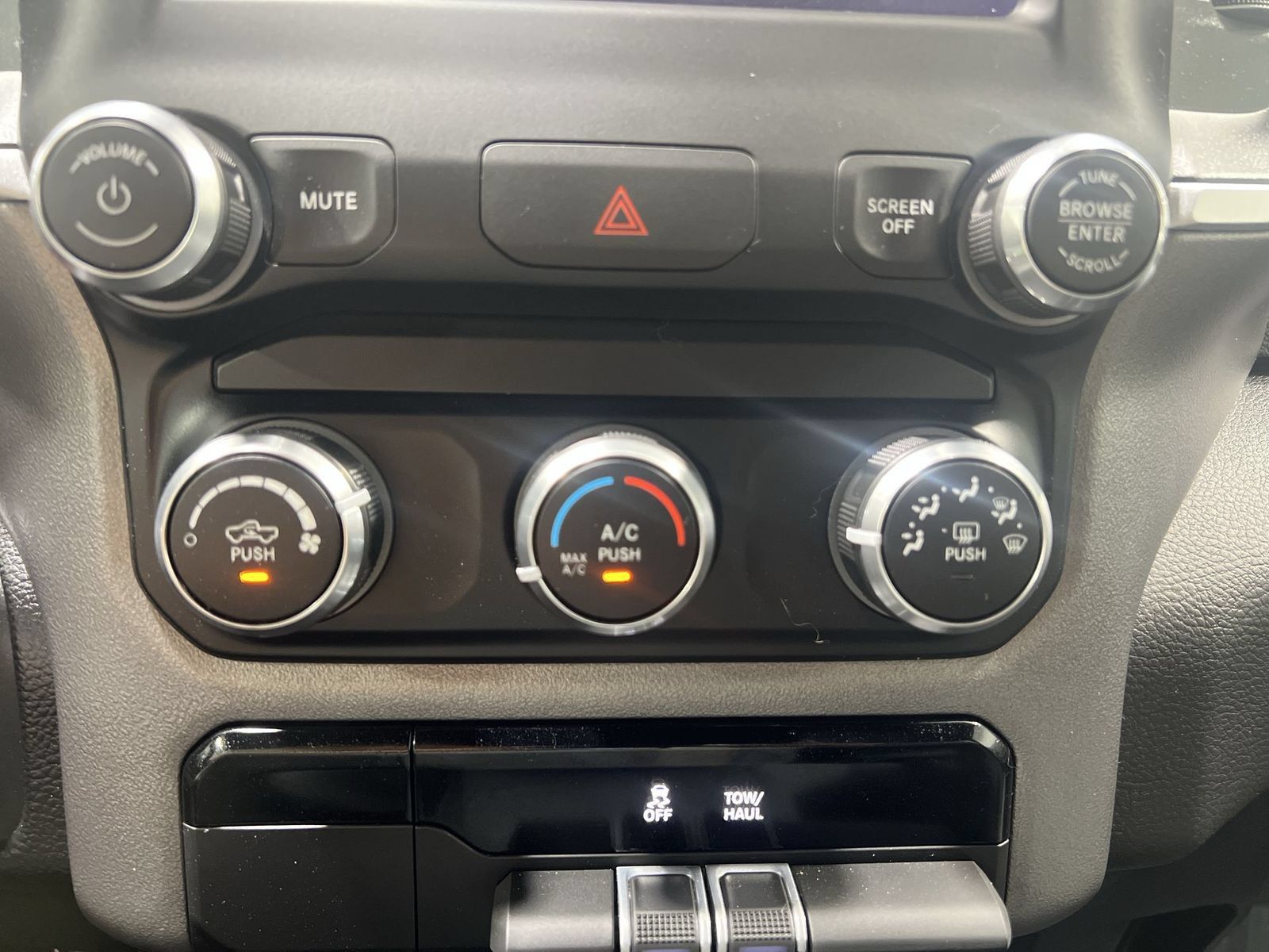 Used 2022 RAM 1500 Big Horn AWD/4WD image 18