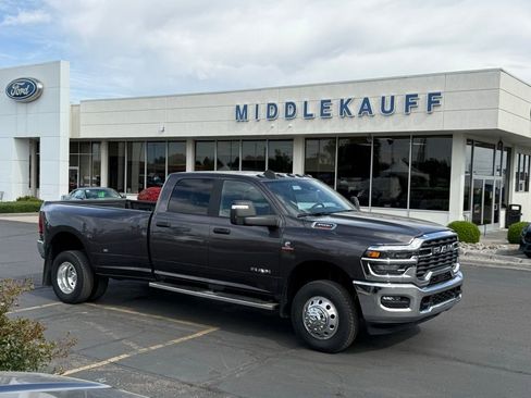 Used 2025 RAM 3500 Big Horn AWD/4WD image 1