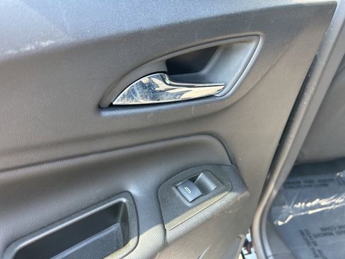 Used 2023 Chevrolet Equinox LT w/ Driver Convenience Package image 42