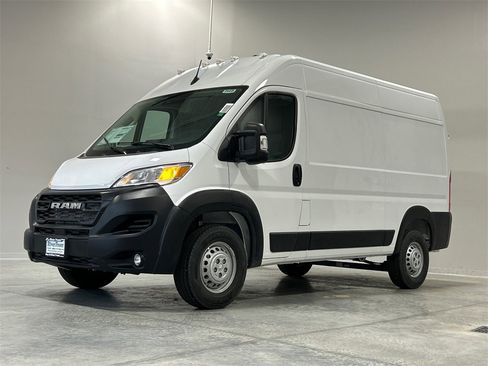 New 2025 RAM ProMaster 2500 w/ Convenience Group image 2