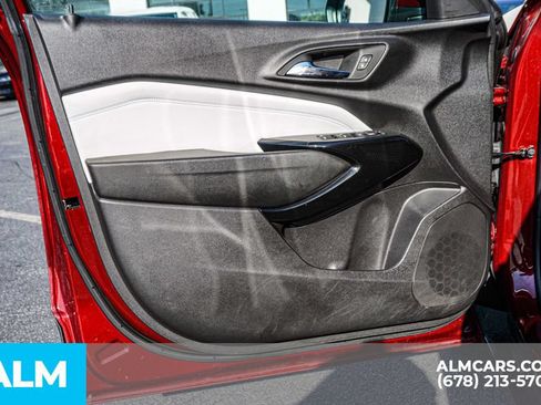 Used 2025 Chevrolet Trax LT FWD image 45