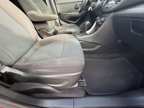 Used 2021 Chevrolet Trax LS w/ Tint and Cruise Package image 30