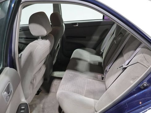 Used 2005 Toyota Camry LE FWD image 19