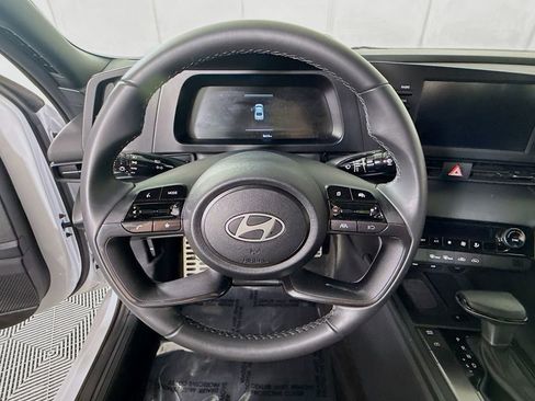 Certified 2025 Hyundai Elantra Sport w/ Cargo Package image 18