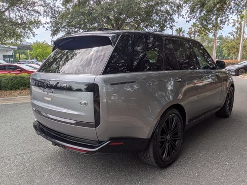 Used 2023 Land Rover Range Rover SE AWD/4WD image 4