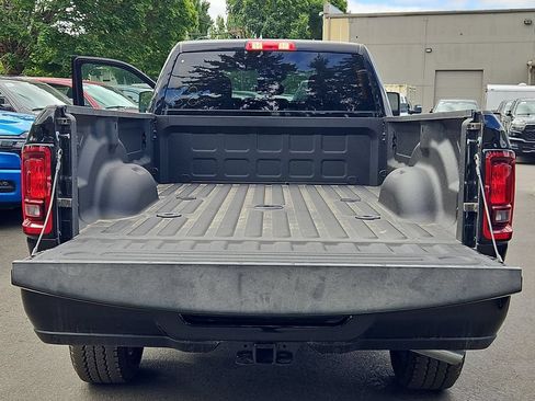 New 2026 RAM 3500 Big Horn AWD/4WD image 10