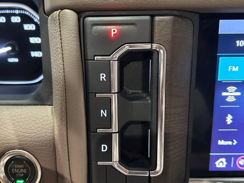 Used 2021 GMC Yukon Denali w/ Denali Premium Package AWD/4WD image 22