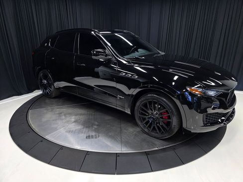 Used 2018 Maserati Levante GranSport image 13