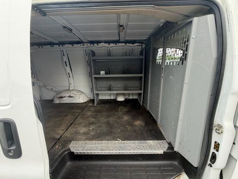Used 2019 Chevrolet Express 3500 w/ Driver Convenience Package RWD image 10