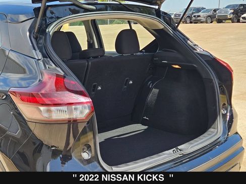 Used 2022 Nissan Kicks S FWD image 32