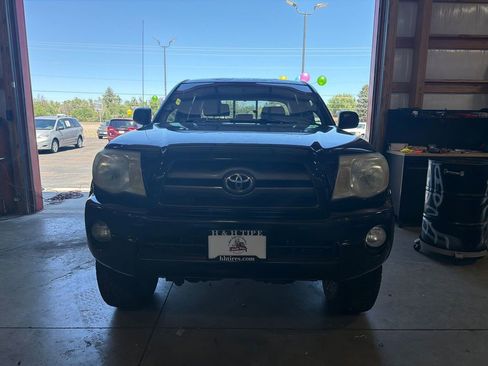 Used 2005 Toyota Tacoma 4x4 Double Cab image 2