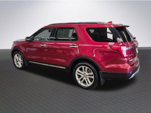 Used 2017 Ford Explorer Limited w/ Equipment Group 301A FWD image 5