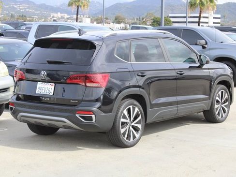 Used 2023 Volkswagen Taos SE w/ Panoramic Sunroof Package image 21