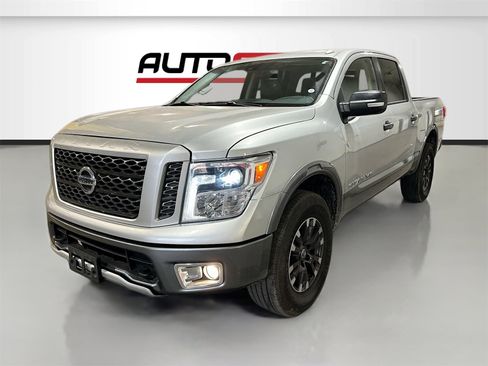 Used 2019 Nissan Titan PRO-4X image 3