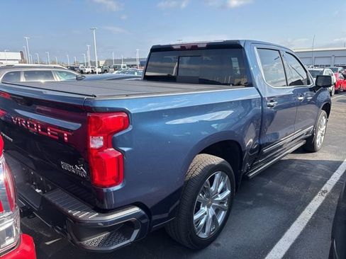 Used 2022 Chevrolet Silverado 1500 High Country w/ Technology Package image 7
