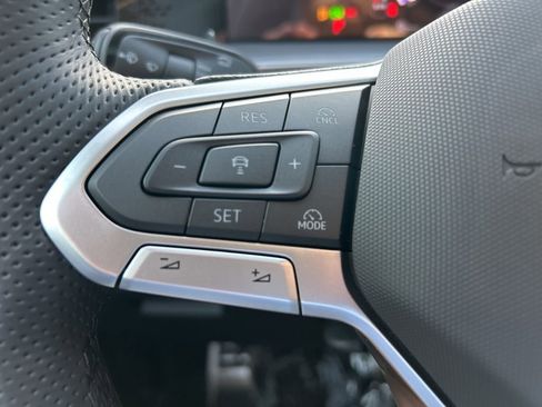 New 2026 Volkswagen Tiguan SE R-Line FWD image 27
