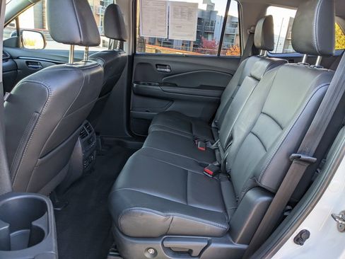 Used 2017 Honda Pilot Touring image 23