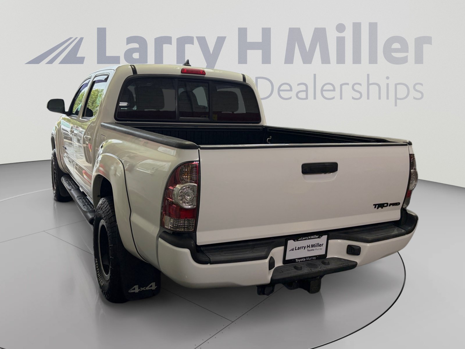 Used 2015 Toyota Tacoma TRD Pro w/ Off Road Towing Package AWD/4WD image 3